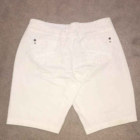 Santana Jean Shorts - Picture 2 of 2